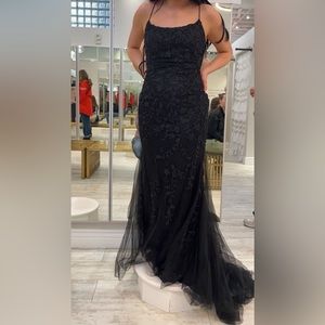 Amelia Couture prom dress size 6.